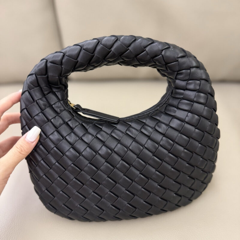 BV Mini Veneta Bag 黑色 型号：867031