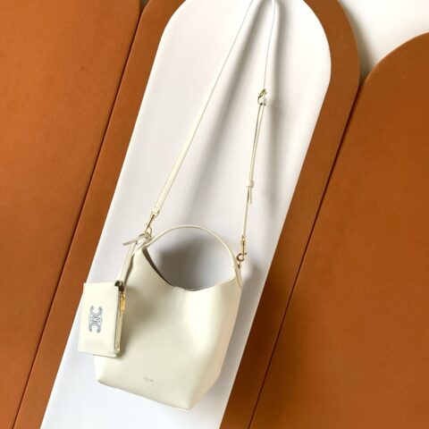 CELINE 新款Teen Hobo L10133