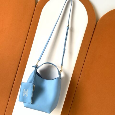 CELINE 新款Teen Hobo L10133