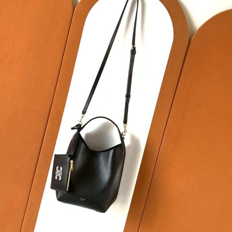 CELINE 新款Teen Hobo  L10133