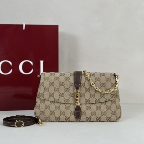 GUCCI 专柜品质，顶级原单货，实物实拍！款号866720浅杏布