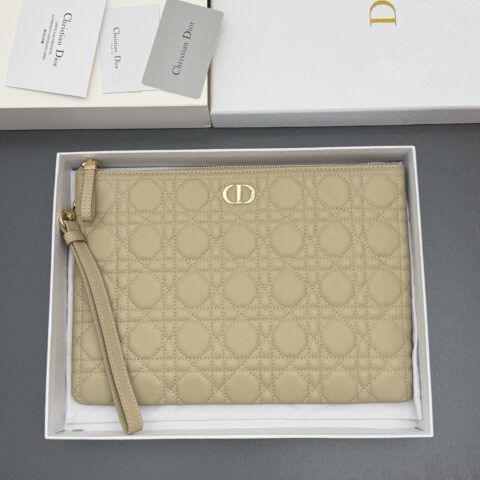 DIOR Caro Freesia手拿包系列 型号:S3399 杏色云朵纹牛皮腾格纹