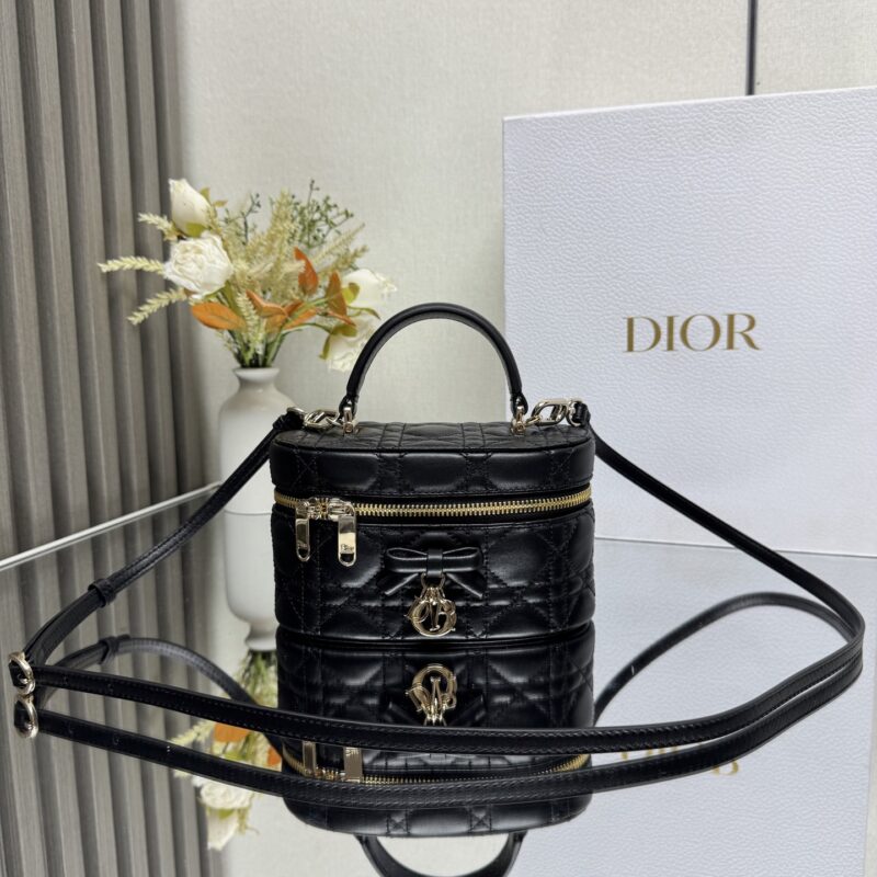 DIOR 30 Montaigne 迷你 Vanity 蝴蝶🎀手袋 型号：2603 黑色羊皮