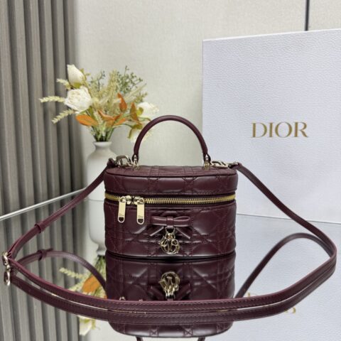 DIOR 30 Montaigne 迷你 Vanity 蝴蝶🎀手袋 型号：2603 酒红色羊皮