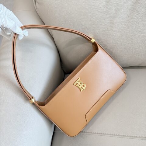 Burberry B家最新秋冬Tb shoulder bag 秋冬系列 型号2491