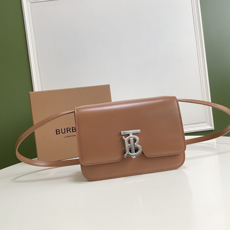 Burberry B家火爆 TB系列 型号3311