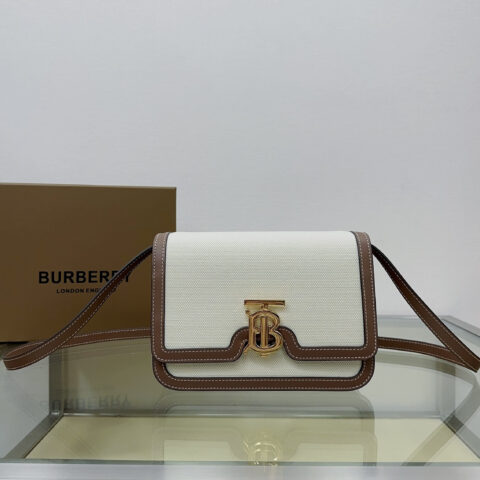 Burberry B家专属标识双色帆布拼皮锁扣包 型号3311