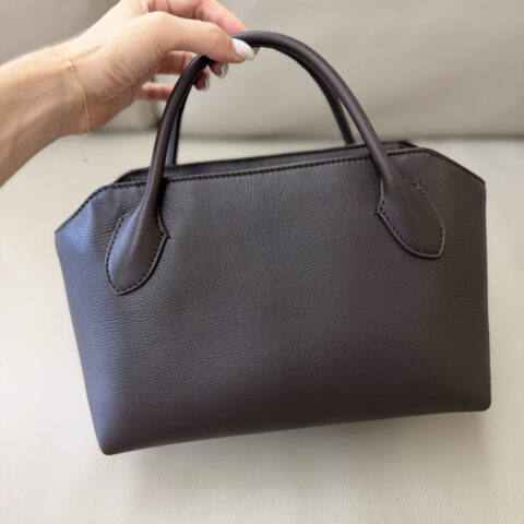 THE ROW Terrasse Bauletto Bag 型号:TR1234 胎牛巧克力棕