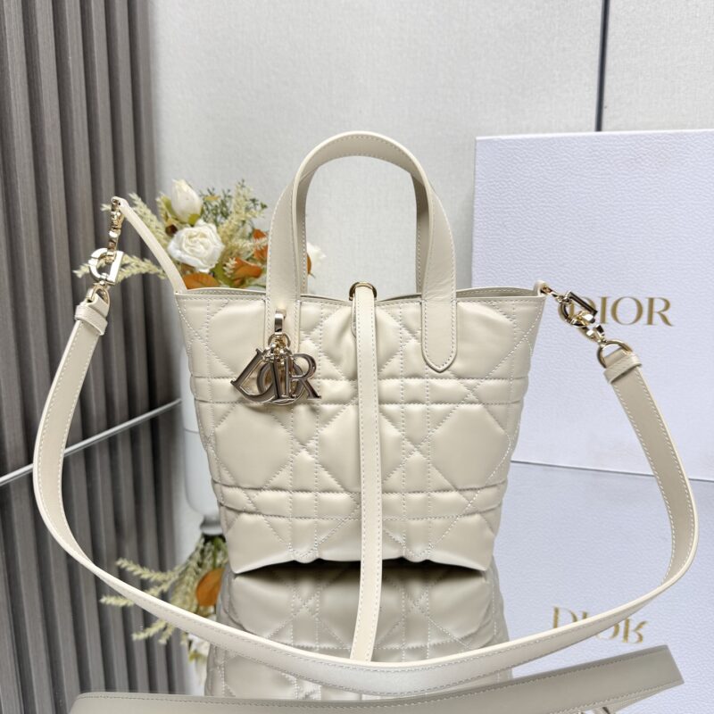 DIOR  Dior Toujours竖版手袋 款号：2835