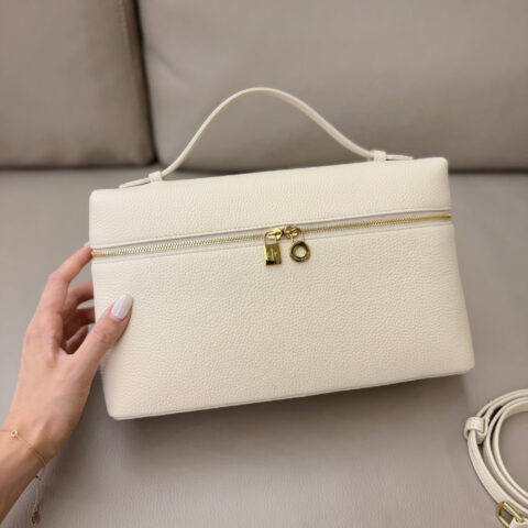 Loro Piana Extra Pocket L27 Bag 型号:FAN4043 低语白/金扣