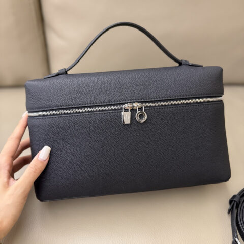 Loro Piana Extra Pocket L27 Bag 型号：FAN4043 海军蓝/银扣