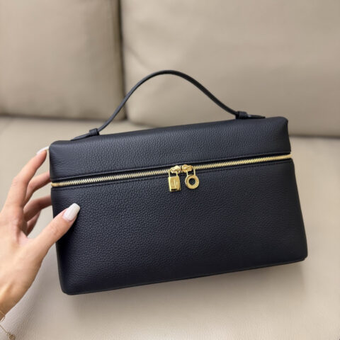 Loro Piana Extra Pocket L27 Bag 型号:FAN4043 黑色/金扣