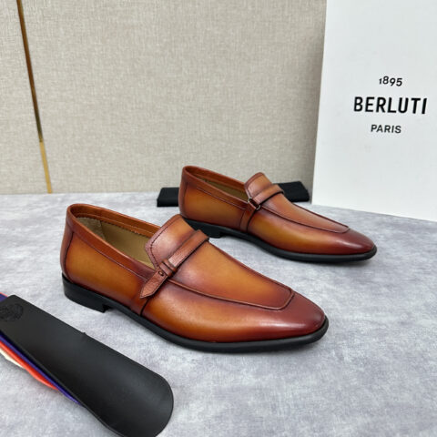 BERLUTI 初代Lorenzo小牛皮横带乐福鞋