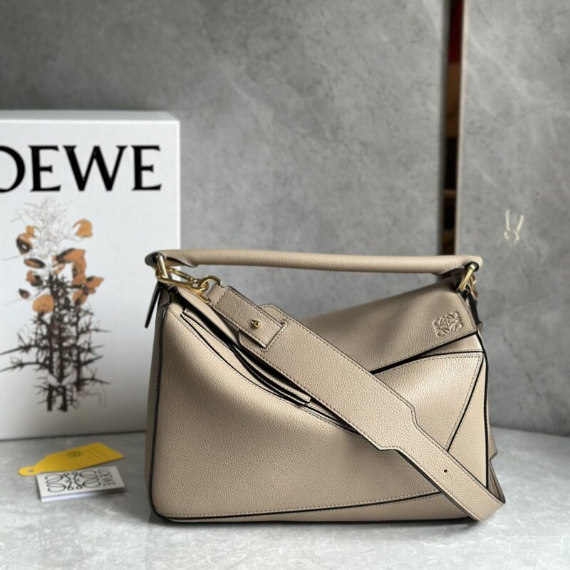 LOEWE Puzzle 0160 沙色中号