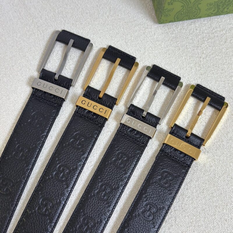GUCCI 该款窄版腰带以GG皮革制作,巧妙点缀调双G搭扣