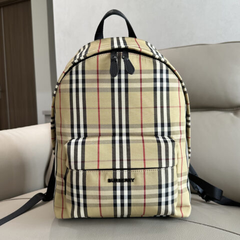 Burberry B家新款双肩包 型号7491