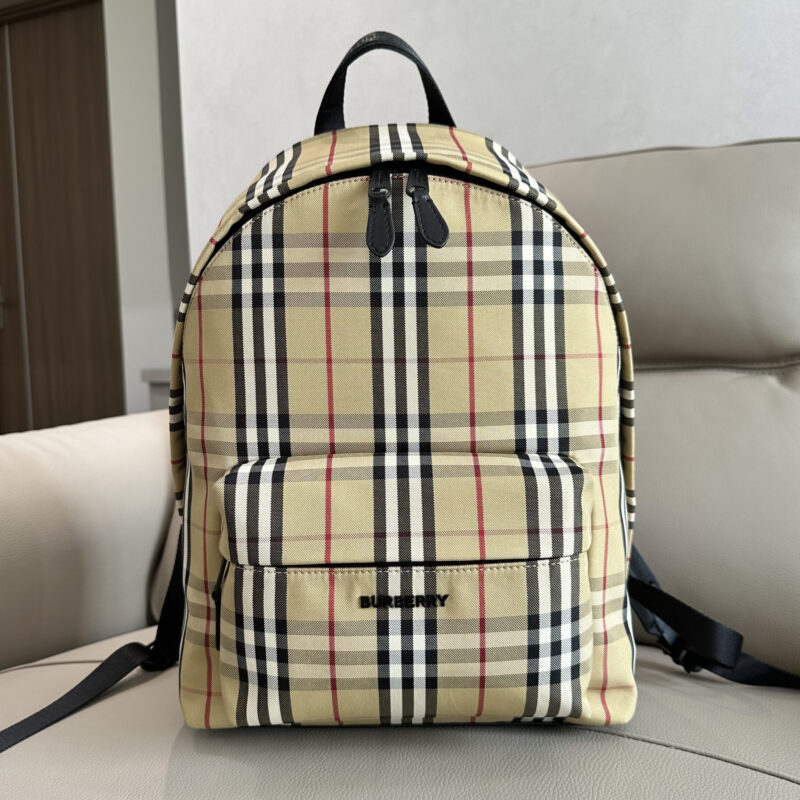 Burberry B家新款双肩包 型号7491