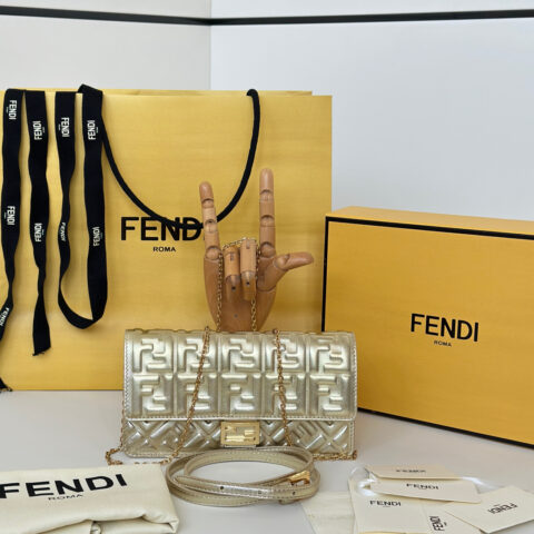 FENDI Baguette链条皮夹 款号 8638A