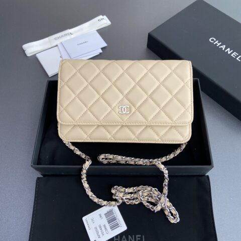 CHANEL 小香进口意大利小羊皮 AP0250 杏色羊皮銀色鋼唛