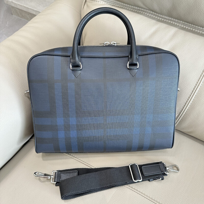 Burberry B家最新London 格纹公文包 型号2651