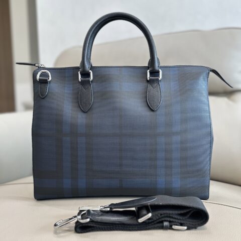 Burberry B家男士公文包 型号4071