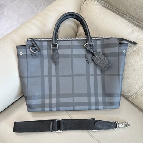 Burberry B家男士公文包 型号4071