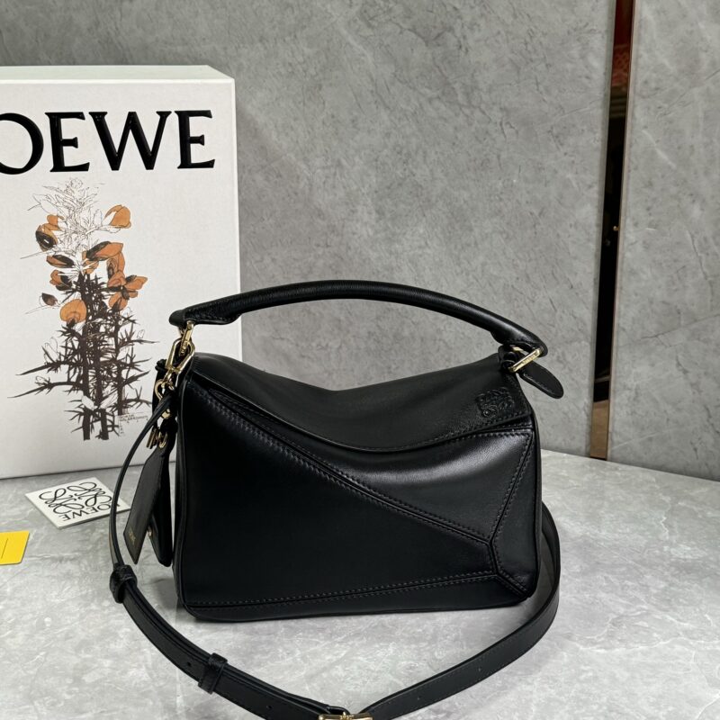 LOEWE 十周年纪念款全新❤️🩹𝓟𝓾𝔃𝔃𝓵𝓮 0189