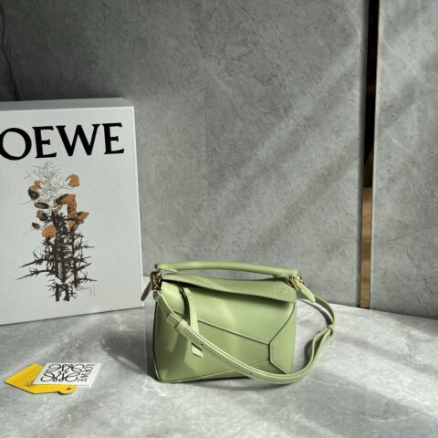 LOEWE puzzle新版浅梨 0680 绿色