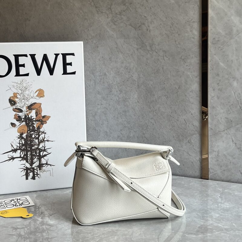 LOEWE puzzle 0680 白色