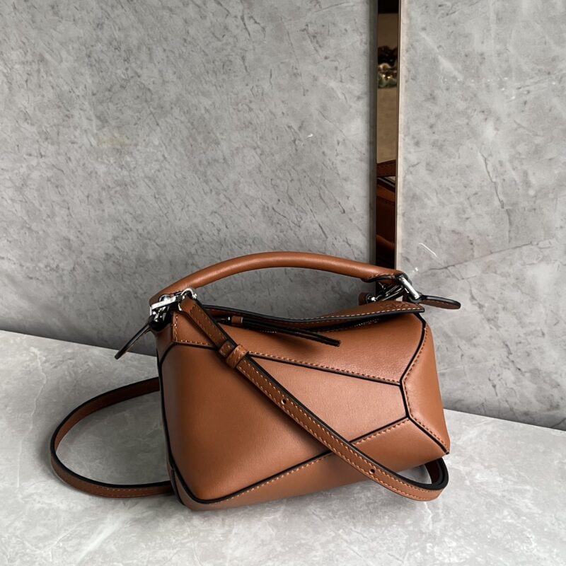 LOEWE puzzle 0680 焦糖色