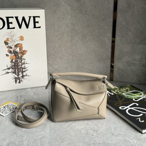 LOEWE puzzle 0680