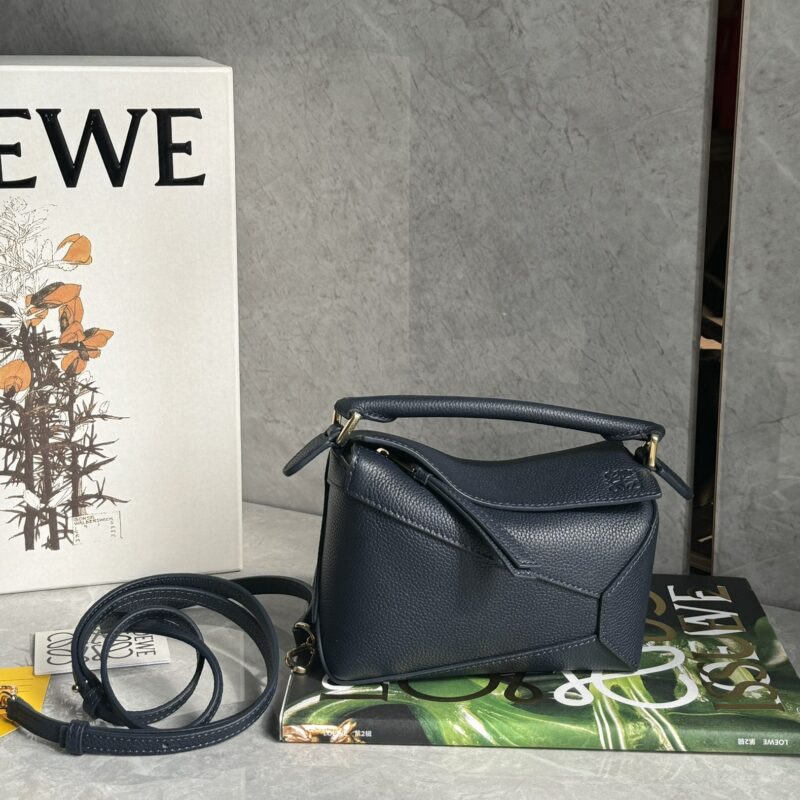 LOEWE puzzle 0680 海军蓝