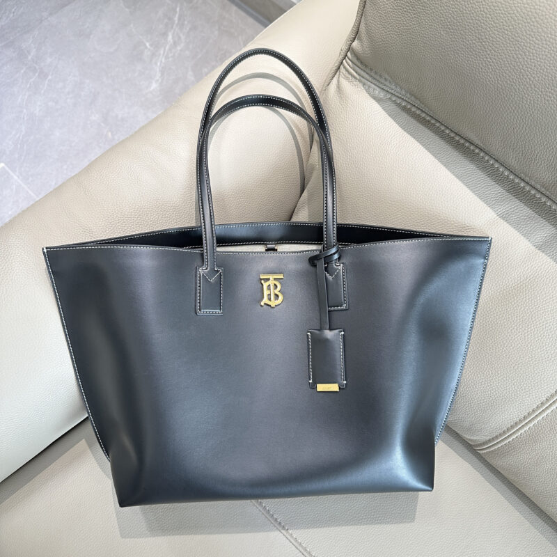 Burberry B家最新托特包 型号5031