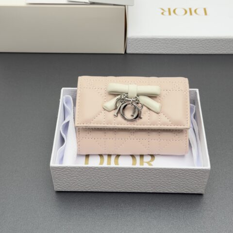 DIOR Lady Freesia钱包系列 型号:S2067 胭脂粉拼奶白色腾格纹/羊皮