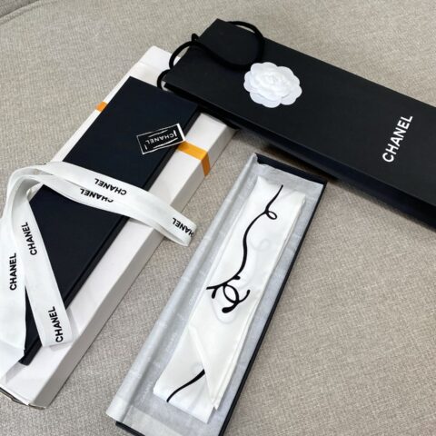 CHANEL 26s『手写体字母twilly』