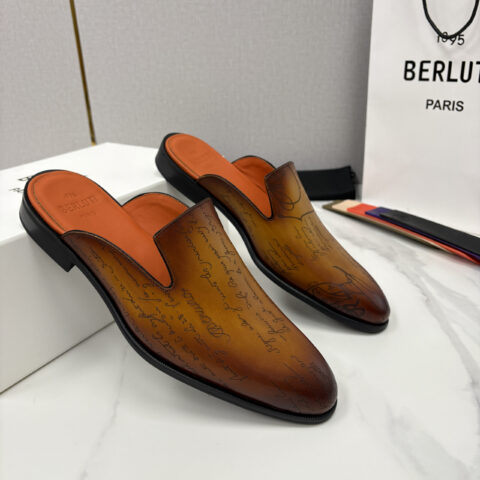 BERLUTI  Cyrus Scritto 图纹皮革拖鞋