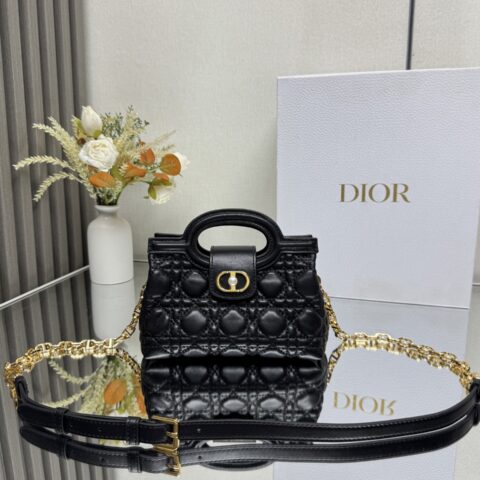 DIOR Jolie Top Handle 型号: S3123