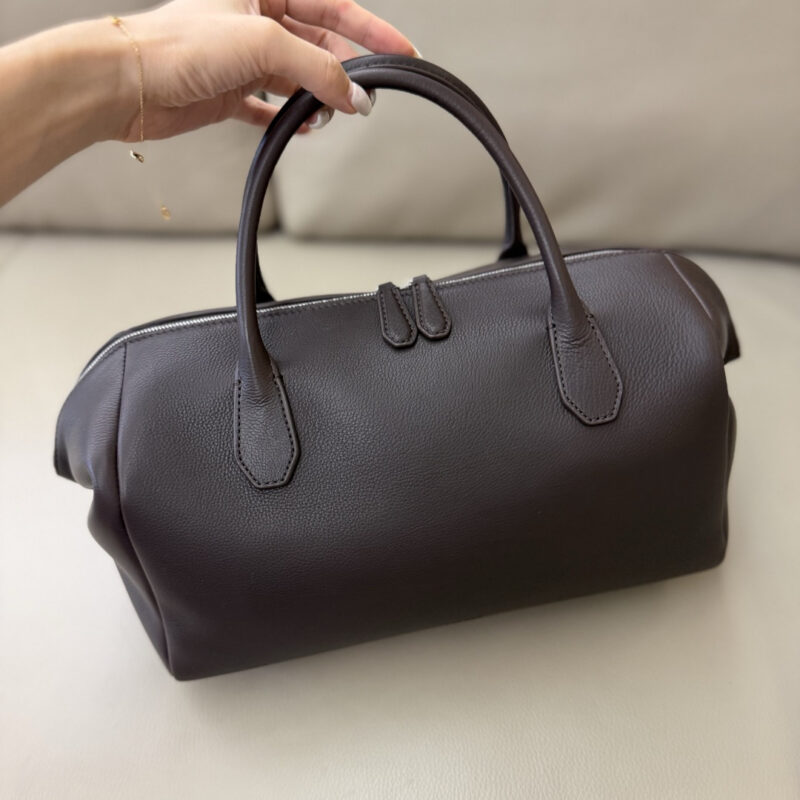 THE ROW Faye Bag 型号：TR1236 胎牛皮深棕色