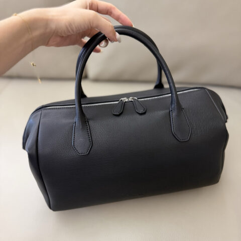 THE ROW Faye Bag 型号：TR1236 胎牛皮黑色