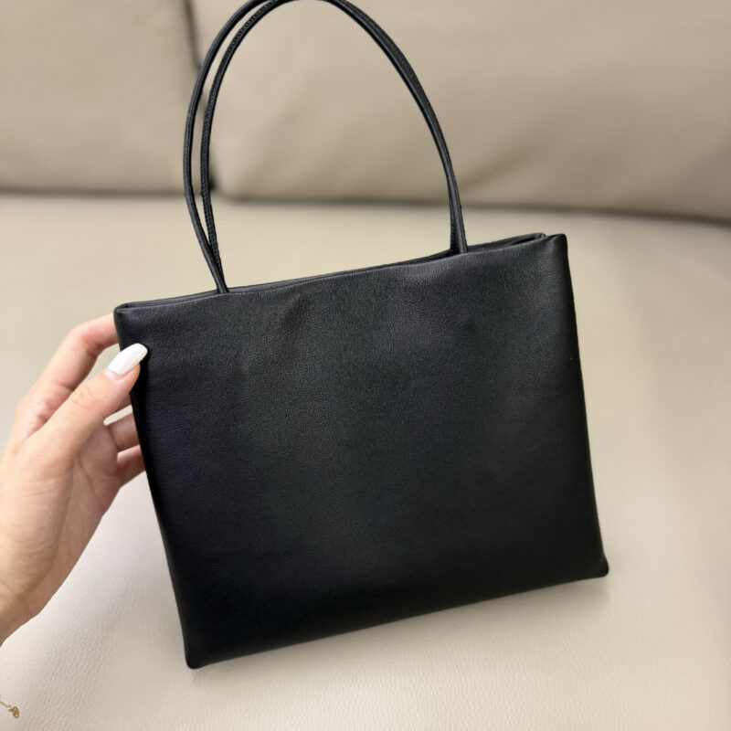 THE ROW Cecily Top Handle Bag  型号：TR1237 黑色