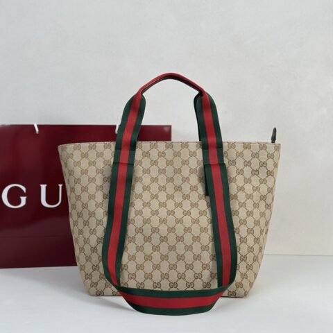GUCCI 专柜品质，顶级原单货，实物实拍！款号875941浅杏布