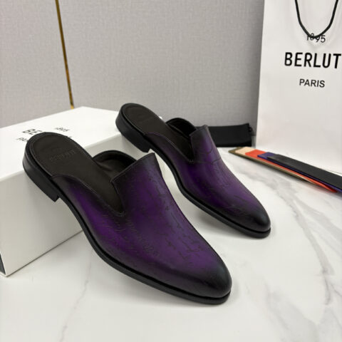 BERLUTI  Cyrus Scritto 图纹皮革拖鞋