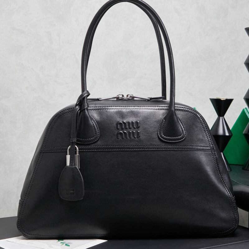 MIUMIU 新品爆款Vivant保龄球包 5BB196 黑色