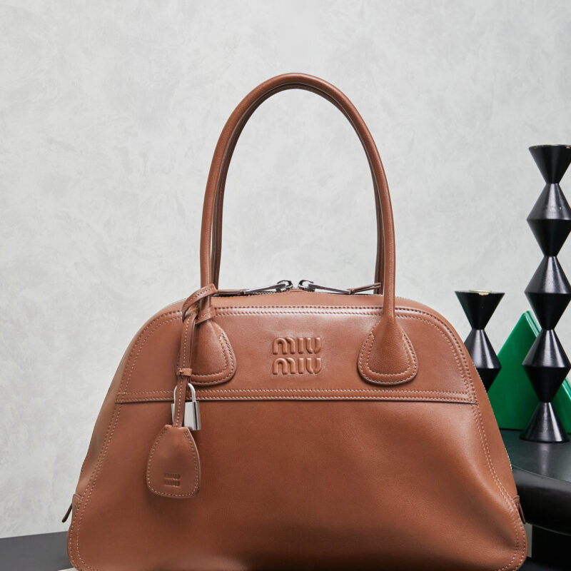 MIUMIU 新品爆款Vivant保龄球包 5BB196 棕色