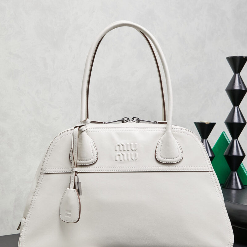MIUMIU 新品爆款Vivant保龄球包 5BB196 白色