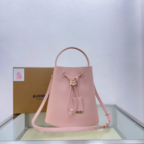 Burberry B家最新版小牛皮水桶包 型号6911 粉色