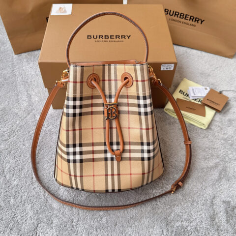 Burberry B家格子棕色水桶包 型号6911