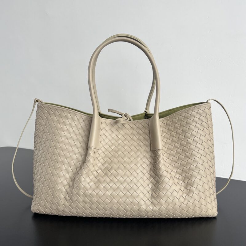 BV Pinacoteca中号托特手袋 817166 淡褐色