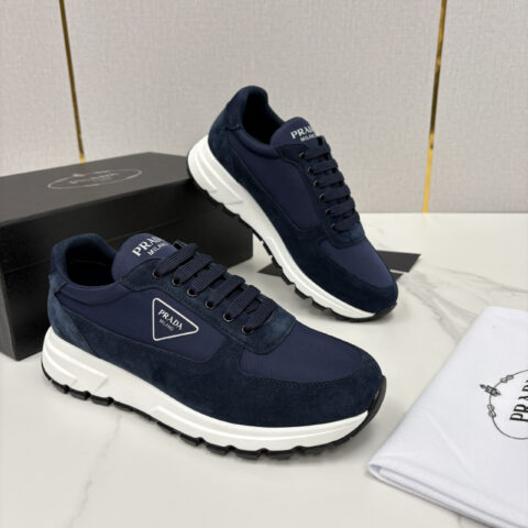 PRADA Re-Nylon 再生尼龙和亮面皮革运动鞋