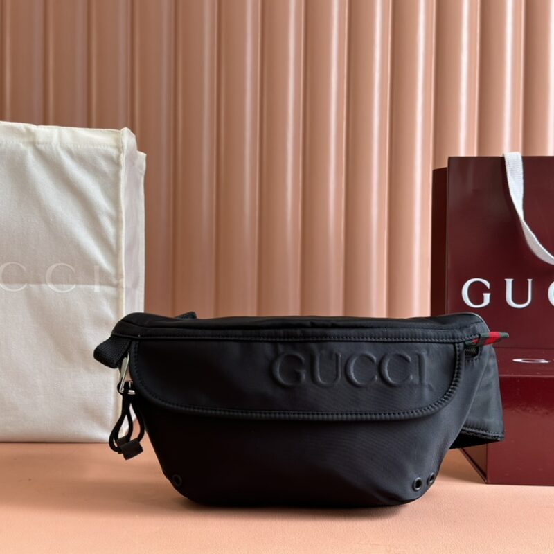 GUCCI 饰Gucci标识小号腰包 型号：804262 克布克皮/原厂皮